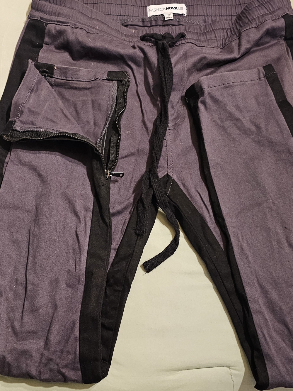 Fashion Nova Gray & Black Cargo-Style Joggers